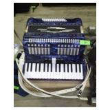 VTG MORELLI ACCORDION (SEE PICS FOR CONDITION)>>>>