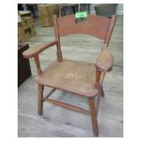 VINTAGE CHILDS CHAIR (REPAIR ON BACK - SEE PICS)