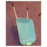 VINTAGE METAL CHILDS WHEELBARROW (NO FRONT >>>