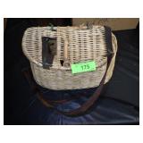 VTG FISHING CREEL (BROKEN LEATHER STRAP & HELD >>>