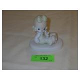 1988 PRECIOUS MOMENTS FIGURINE "A FRIEND IS >>>>