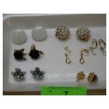 COSTUME JEWELRY EARRINGS