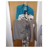 ASST. LADIES CLOTHES- BOBBIE BROOKS TOP (L), >>>