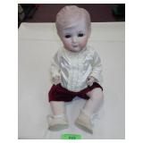 1979 PORCELAIN DOLL (13" SITTING)