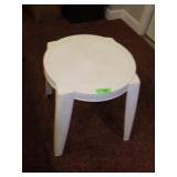 PLASTIC OUTDOOR TABLE 20" TALL