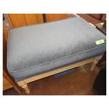 ETHAN ALLEN OTTOMAN 28 x 19 x 16