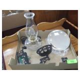 VINTAGE ELECTRIFIED OIL LAMP W/ CAST IRON BRACKET>