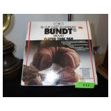 NORDIC WARE CAST ALUMINUM BUNDT PAN