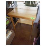 PINE DESK / TABLE 24 x 21 1/2 x 27 1/2