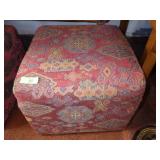 FOOTSTOOL / OTTOMAN 20 x 20 x 16