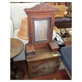 VINTAGE CHILDS / DOLL DRESSER W/ MIRROR  (MISSING>