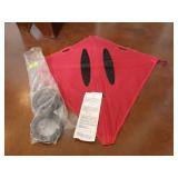 KITE W/ 2 ROLLS OF STRING