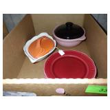 VINTAGE USA COVERED DISH, PINK & BLACK CASSEROLE>>