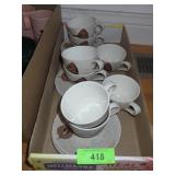 VINTAGE RED WING LUTE SONG CUPS & SAUCERS **NO >>>