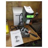 BENCHTOP DRILL PRESS- TURNS ON