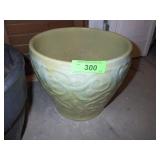 VINTAGE ROBINSON RANSBOTTOM ? JARDINIERE 9" TALL