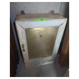 VINTAGE MEDICINE CABINET 13 1/2 x 6 x 21 1/2)
