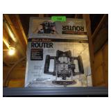 BLACK & DECKER ROUTER (LIKE NEW)