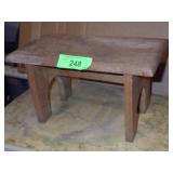 SMALL OAK STEPSTOOL / BENCH 12 x 6 1/2 x 7