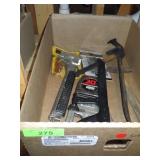 STAPLER GUNS, SCREWDRIVER SETS, MEASURINING TAPE>>