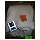 SEALY ELECTRIC BLANKET (FULL - TURNS ON)