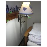 WROUGHT IRON ADJUSTABLE FLOOR LAMP W/ HEARTS