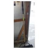 24" LIBMAN PUSH BROOM