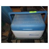 RUBBERMAID COOLER