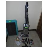 SHARK UPRIGHT VACUUM CLEANER (TURNS ON).>>>
