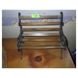 OAK SLAT BENCH W/ CAST IRON ENDS 14 1/2" WIDE >>>>