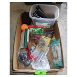 WRENCHES, PLATE HANGERS, SCOURING PADS, OUTLET>>