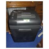 ROYAL CROSSCUT SHREDDER (TURNS ON)