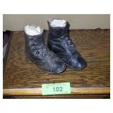 VINTAGE CHILDRENS LEATHER BOOTS