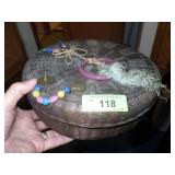 VINTAGE CHINESE DEWING BASKET
