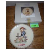 1989 GOEBEL HUMMEL FARM BOY ANNUAL PLATE W/ BOX