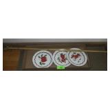 3 APPLE PLATES W/ BRASS PLATE HANGER