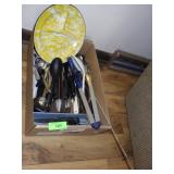 ASST. KITCHEN UTENSILS, FOLDING GRABBER, ENAMEL>>>