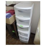 6 PLASTIC STORAGE DRAWERS