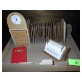 DESK ORGANIZER W/ CLOCK, PERPETUAL CALENDAR, UNO>>