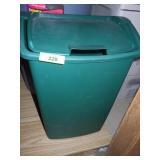 GARBAGE / TRASH CAN - 13 GALLON