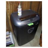 FELLOWES PAPER SHREDDER (TURNS ON)