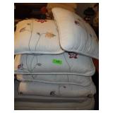 HAND STITCHED QUEEN? QUILT W/ 2 PILLOW SHAMS &>>>