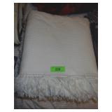 VINTAGE MATELASSE COVERLET 84 x 92