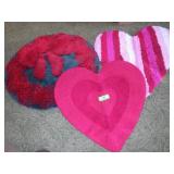 2 HEART SHAPED RUGS, WREATH SHAPED CHRISTMAS RUG