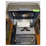 VINTAGE REMINTON TYPEWRITER