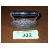 VINTAGE DOVER USA CHILDS CAST IRON SAD IRON