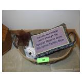 BURLAP LINED NBASKET W/ DOILES & THROW PILLOW