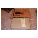 PAMPERED CHEF STONEWARE BAR PAN