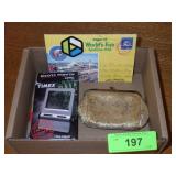 VTG CHANGE PURSE, 1974 WORLDS FAIR, TIMEX CLOCK