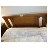 TWIN BED (FREE MATTRESSES IF YOU WANT THEM) >>>>